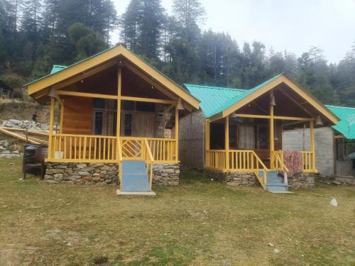 Shangarh Bed & Breakfast | great himalayan hikes homestay shanghar