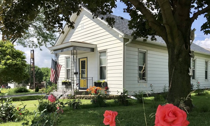 La Salle House | Great Homebase Bungalow 10 Mins to Starved Rock - managed by Superhost!