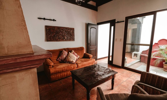 Antigua Guatemala Apartment | Great location, Car park, Gated, 24/7 Security, Incredible!