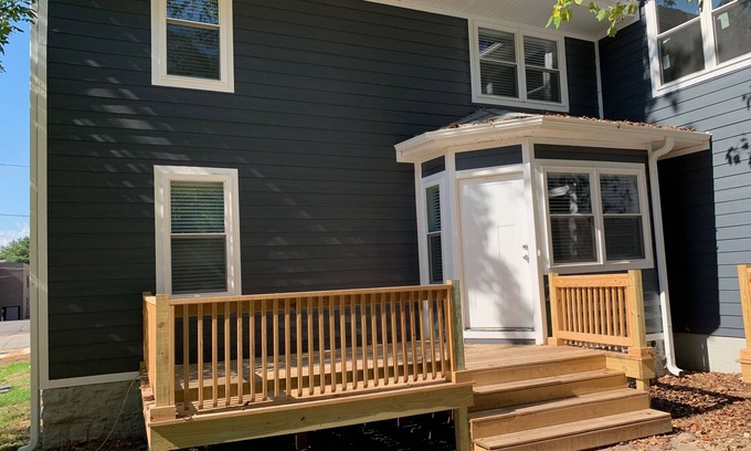 Siloam Springs House | Great Location-2 Queen Bedroom+Twin Loft Sleeps 5