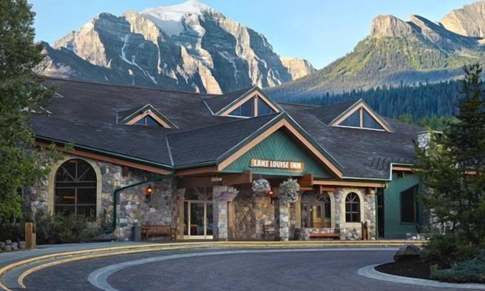 Lake Louise Condo | Great Location! Cozy Charming Lake Louise Getaway