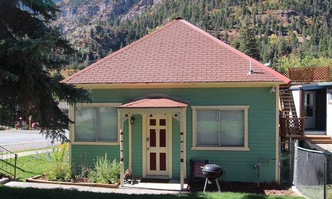Ouray House | GREAT LOCATION- IN TOWN- 1 BLOCK TO MAIN- WALK TO EVERYTHING