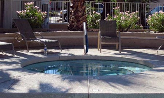 Glendale Condo | Great Location! Minutes To Golf, Spring Training & Football!