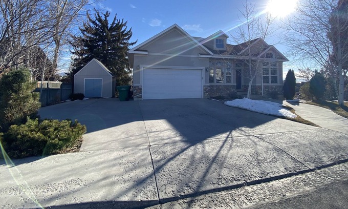 Sunset Heights House | Great Location!*Views!*Family Friendly!*Near Universities!