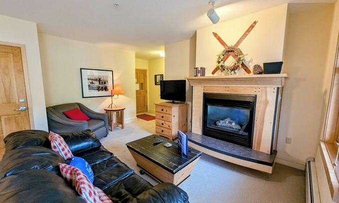 River Run Condo | Great Location! Walk to Slopes, Dining, Shops!
