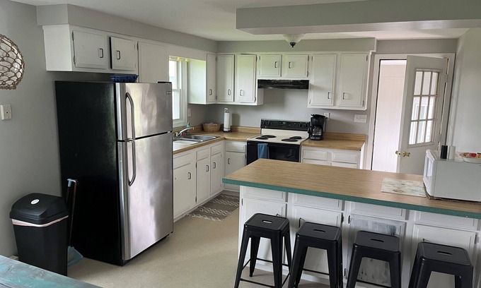 Oak Harbor House | Great place if you’re Fishing, Birding,or going to the Islands