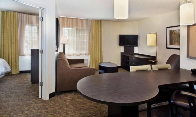 Somerset House | Great Relaxing Overnight Stay! 2 Stylish units near Golf Club Fossil Creek!
