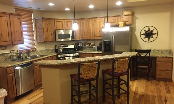North Park City Condo | Great Ski Condo. 1 block from Park City Mountain Resort base