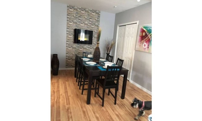 Winnipeg House | Great Townhouse 2 room/2 bath free parking & wiffi