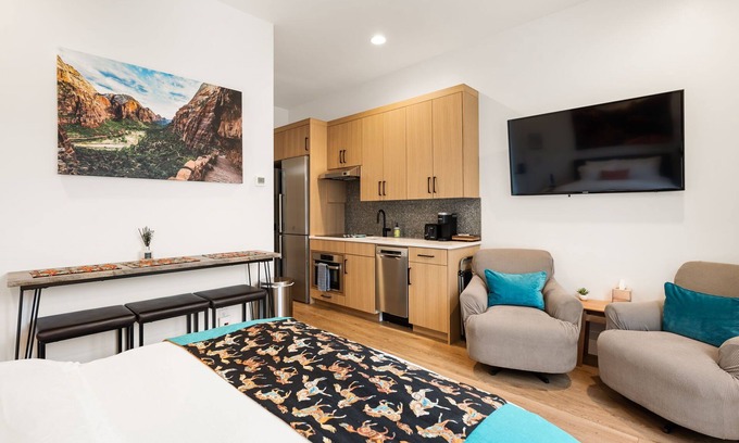 Hurricane House | Great Value! Comfy Classy Casita! Kitchen & W/D
