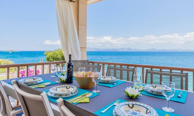 Alcanada Villa | GREAT VILLA IN FRONT OF THE SEA AND SPECTACULAR VIEWS TO THE BAY