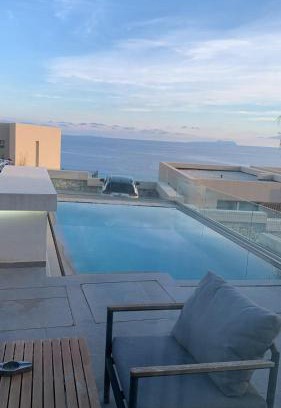 Jala House | Green Coast Apartment with Pool
