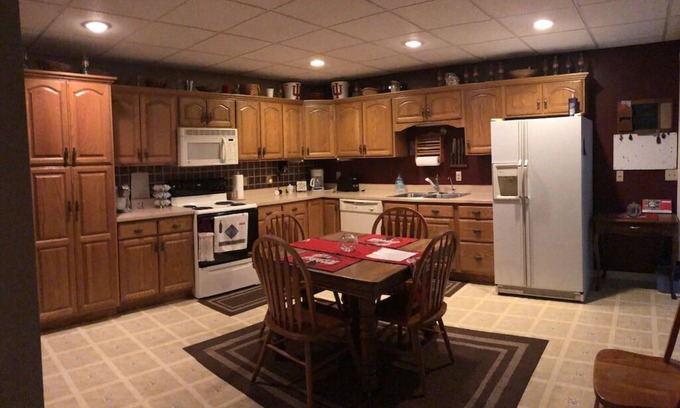 Odon Apartment | Green Gables 2 Bedroom Basement aprtmt, sleeps 8, ktchn, lvng rm, private ent.