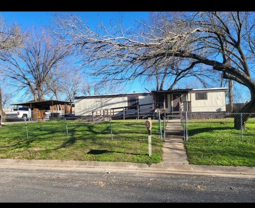 Del Valle House | Green Haven Full Property