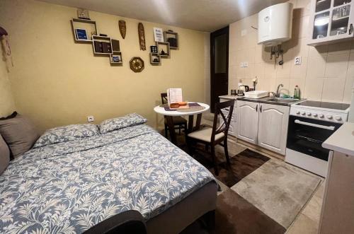 Downtown Apartment | Green Hills II by Rent a car MI