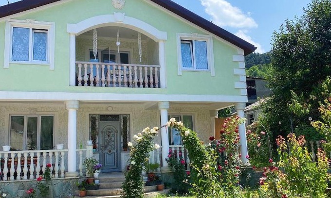 Dilijan Villa | Green House
