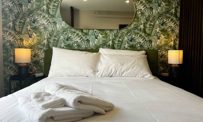 Downtown Apartment | Green Room, Calm Studio, Stunning Downtown Views