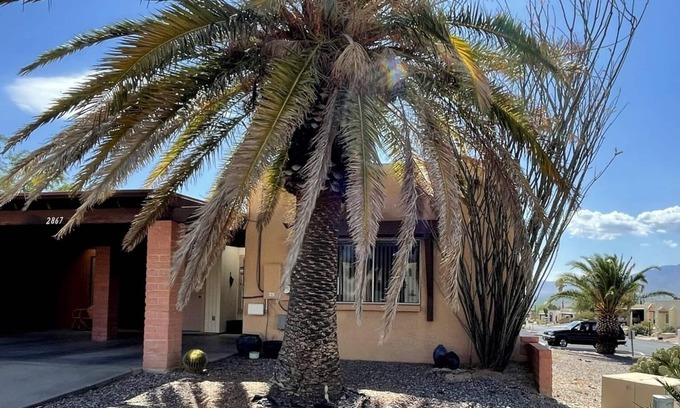 Desert Hills Estates House | Green Valley Desert Retreat