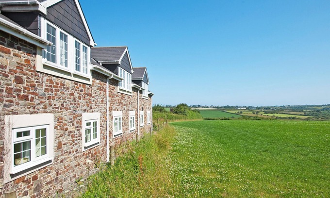 Woolfardisworthy Apartment | Greenfinch Apartment - UK49310