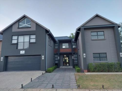 Vredefort House | Greens & Dreams