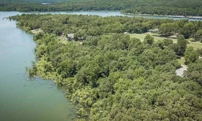 Edgemont Apartment | Greers Ferry Lake Front Studio