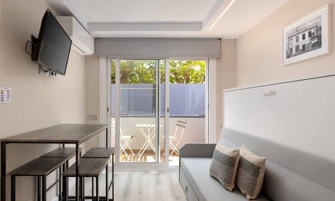 Vilassar de Mar Apartment | Gregal - Aparthotel with Swimming Pool