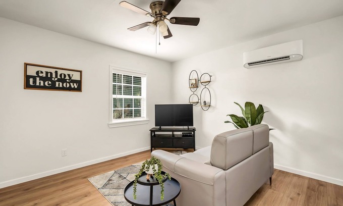 Fort Smith Condo | Gretel ; Private one bedroom duplex in desirable Fort Smith downtown Park Hill
