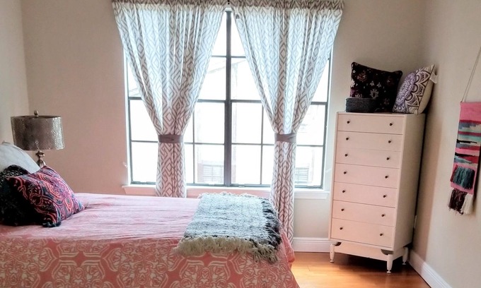 Terrytown Condo | Gretna Getaway/great for travel nurses/7 miles to French Quarter