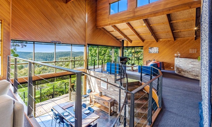Woodford House | Grey Gum Lodge - Two Bedroom House, Sleeps 4