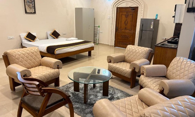 Banjara Hills Apartment | Grey Home