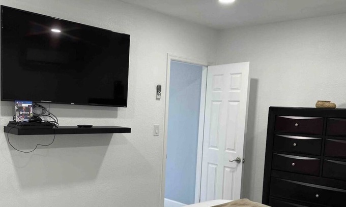 Carrollwood Apartment | Grey House