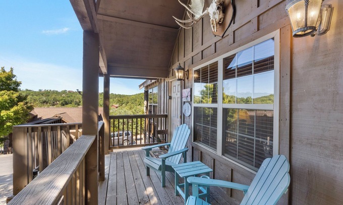 Reeds Spring Cabin | Grey Moose Lodge w/Amenities Access!