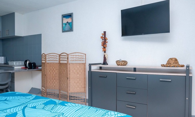 Pa'ofa'i Apartment | Grey Studio Papeete - 5 minutes to central Papeete