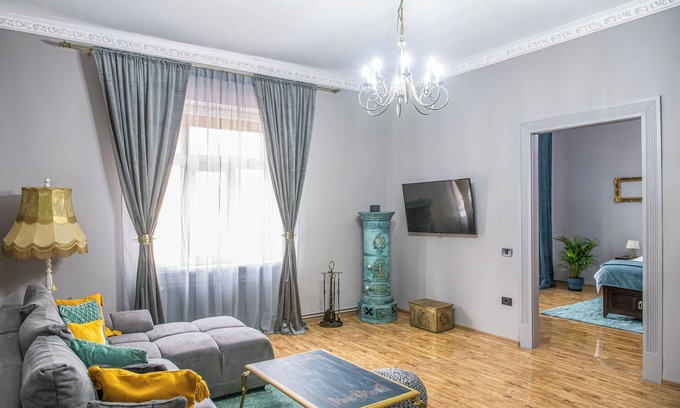 Timisoara Apartment | Grey Symphony - Charming vintage apartment with AC in downtown of Timisoara