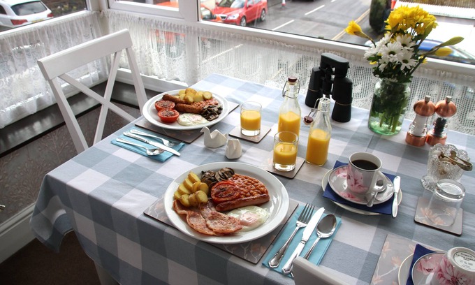 Llandrindod Wells House | Greylands Guest House