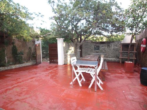 Llanca Apartment | GRIFEU 6 - Apartamento situado muy cerca de la playa de Cap Ras, para 6 personas - ES-228-195
