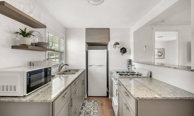 Fort Smith Apartment | Grimm, One bedroom one bathroom duplex in Park Hill subdivision of Fort Smith.