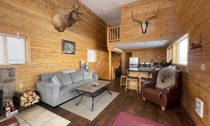 Dubois Cabin | Grizzly Cabin *Yellowstone/Forest *Private Hot Tub
