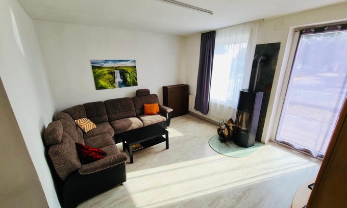 Kaufbeuren Apartment | Großartige 3 Zimmer Ferienwohnung mit Kamin und Garten für 1-6 Personen