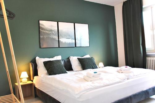 Hamm Apartment | Große 6 Personen Wohnung I Balkon I zentral I Boxspringbett I Wifi
