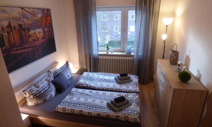 Wilhelmshaven Apartment | Große Ferienwohnung in Voslapp mit Garten