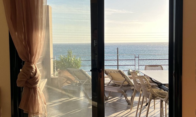 Keratokambos Apartment | Große Geräumige Traumwohnung mit Balkon Garten und Meerblick