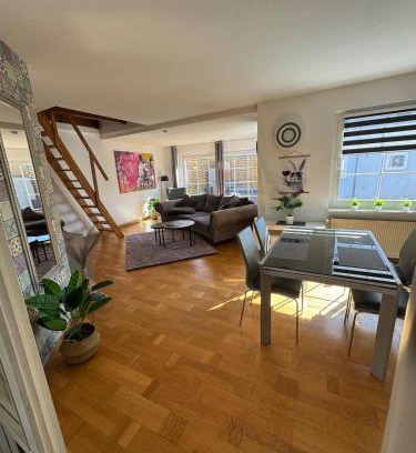 Nord-Holland Apartment | Große helle Maisonette Wohnung im Zentrum