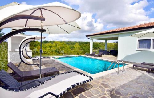 Radini House | Großes Ferienhaus in Buroli mit Privatem Pool
