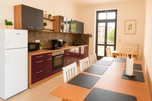 Chemnitz Apartment | Großzügige Ferienwohnung mit Balkon 2 Parkplätze Badewanne