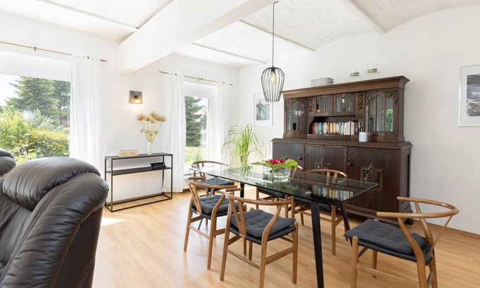 Loptin Apartment | Großzügige Ferienwohnung Zwischen den Meeren am Rande der Holsteinischen Schweiz