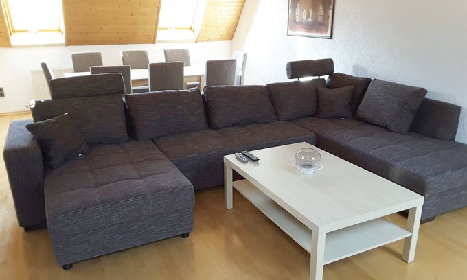Idar-Oberstein Apartment | Großzügige Helle Ferienwohnung mit 4 Schlafzimmern