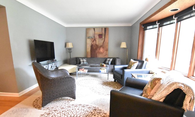 Harper Woods House | Grosse Pointe area updated ranch