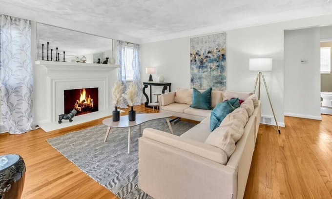 Anchorville House | Grosse Pointe/Detroit Relaxing Family Home