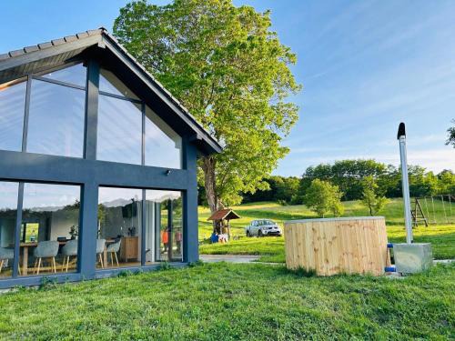 Sura Mare House | Grosser Raw